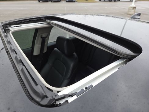 Used 2023 Honda Civic EX-L image 3