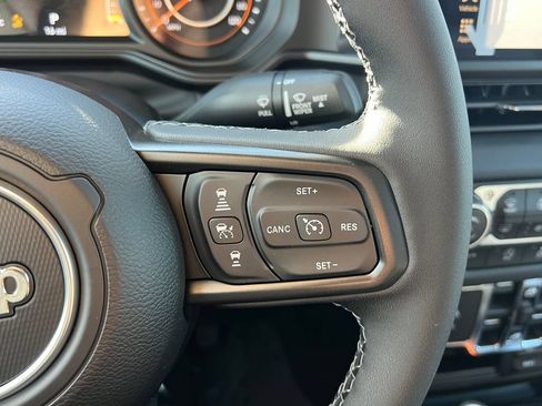 New 2026 Jeep Gladiator Sport AWD/4WD image 18