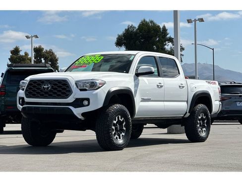 Used 2023 Toyota Tacoma TRD Off-Road AWD/4WD image 8