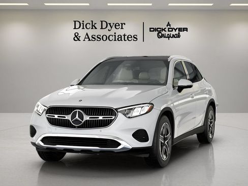 Used 2026 Mercedes-Benz GLC 300 image 36