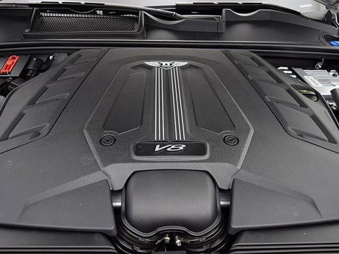 Used 2024 Bentley Bentayga AWD/4WD image 19