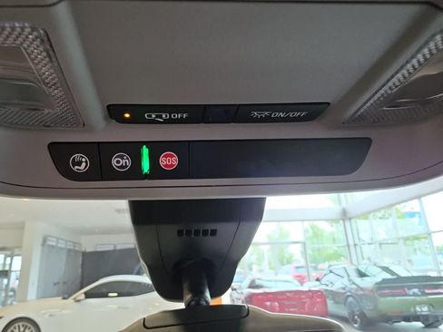 Used 2023 Chevrolet Equinox LT FWD image 27