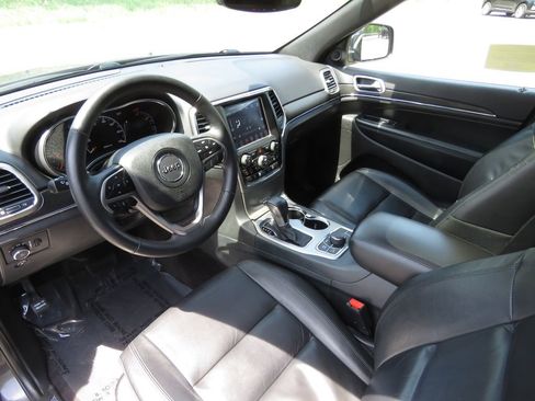 Used 2018 Jeep Grand Cherokee Limited AWD/4WD image 11