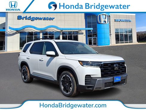 New 2026 Honda Pilot Touring image 1