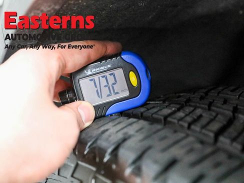 Used 2023 GMC Acadia SLT image 30