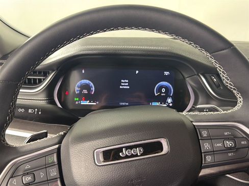 Used 2023 Jeep Grand Cherokee L Limited AWD/4WD image 6
