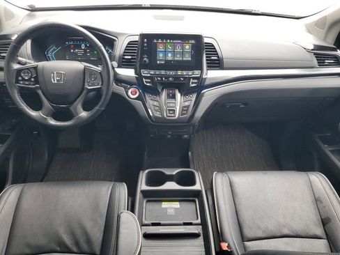 Used 2024 Honda Odyssey Elite image 3