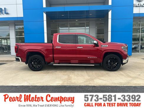 Used 2025 GMC Sierra 1500 SLT w/ SLT Premium Package AWD/4WD image 3
