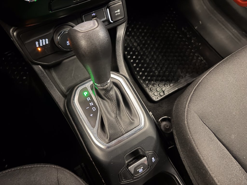 Used 2020 Jeep Renegade Sport AWD/4WD image 15