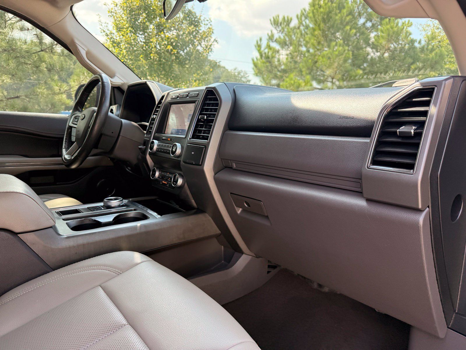 Used 2021 Ford Expedition XLT RWD image 24