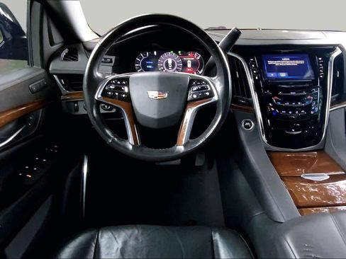 Used 2019 Cadillac Escalade ESV Premium Luxury w/ Escalade Sport Edition AWD/4WD image 6