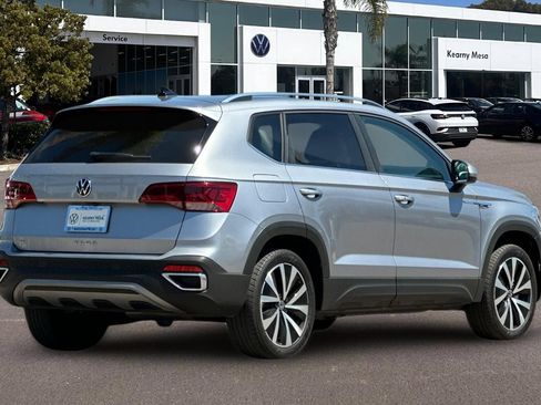 Used 2023 Volkswagen Taos SE FWD image 4