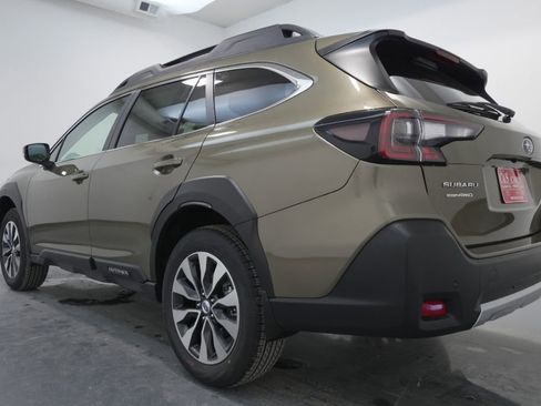 Used 2025 Subaru Outback Limited image 15