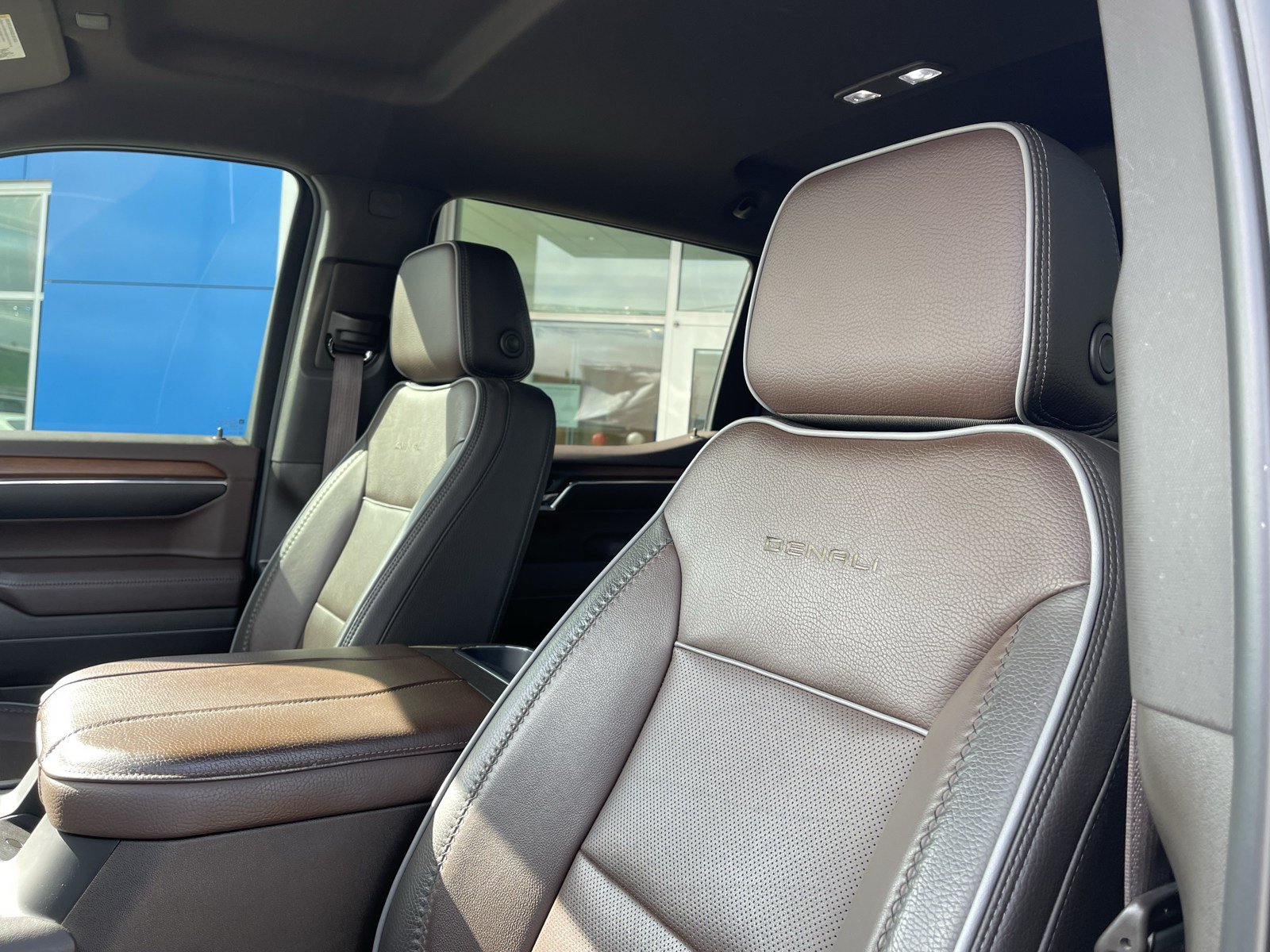 Used 2024 GMC Sierra 1500 Denali w/ Technology Package AWD/4WD image 22