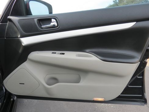 Used 2009 INFINITI G37 Journey w/ Premium Pkg image 35