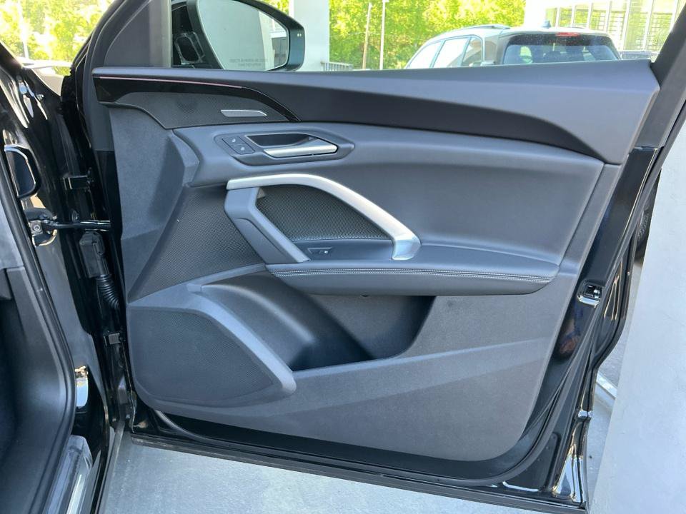 Used 2025 Audi Q5 Premium Plus w/ Premium Plus AWD/4WD image 31