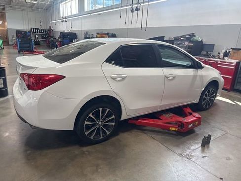Used 2017 Toyota Corolla SE image 3