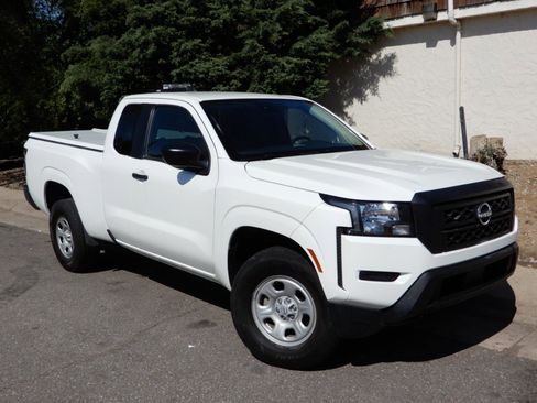Used 2024 Nissan Frontier S w/ Technology Package AWD/4WD image 3