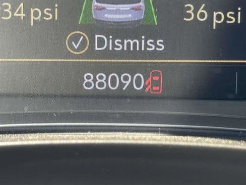 Used 2020 Chevrolet Traverse LT w/ LT Premium Package image 19