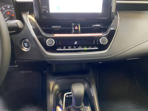 Used 2025 Toyota Corolla SE image 40