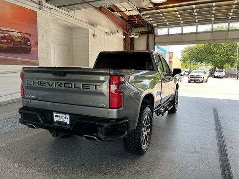 Used 2019 Chevrolet Silverado 1500 Custom Trail Boss w/ Custom Convenience Package AWD/4WD image 9