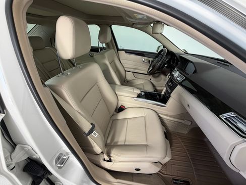 Used 2014 Mercedes-Benz E 250 BlueTEC 4MATIC Sedan image 20