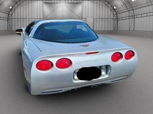 Used 2001 Chevrolet Corvette Coupe w/ Preferred Equipment Group2 RWD image 17