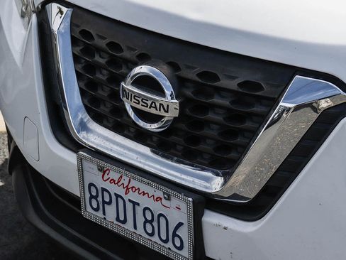 Used 2020 Nissan Kicks S image 3