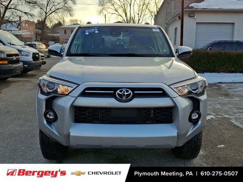 Used 2024 Toyota 4Runner SR5 image 3