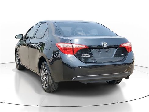 Used 2018 Toyota Corolla L image 3