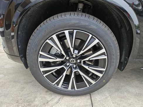 Certified 2024 Volvo XC90 T8 Plus w/ Protection Package Premier AWD/4WD image 9