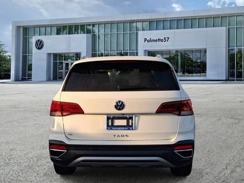 Certified 2024 Volkswagen Taos SE FWD image 5