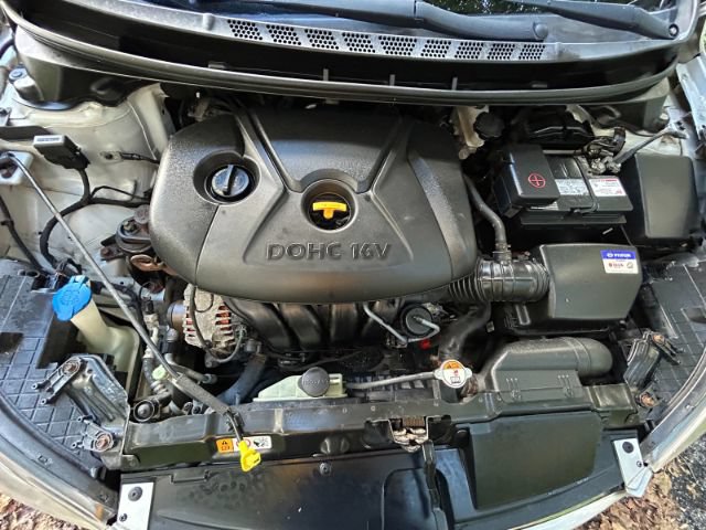 Used 2013 Hyundai Elantra GLS w/ Preferred Pkg FWD image 35