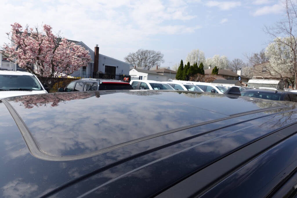Used 2023 RAM 1500 Limited w/ Night Edition AWD/4WD image 9