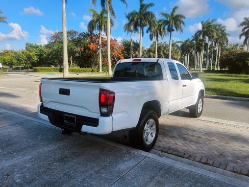 Used 2019 Toyota Tacoma SR RWD image 8
