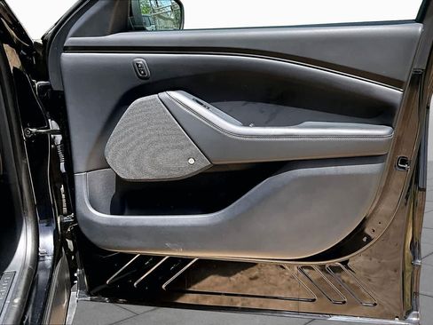 Certified 2025 Ford Mustang Mach-E Premium RWD image 22