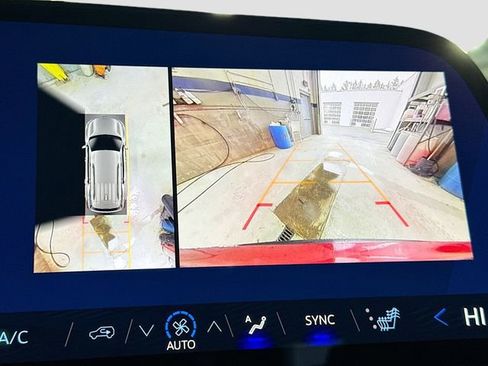 Used 2026 Chevrolet Traverse LT w/ Driver Confidence Package image 14