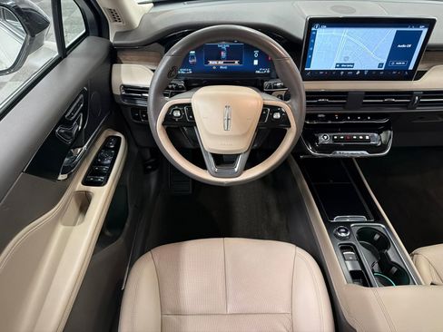 Certified 2023 Lincoln Corsair Reserve w/ Equipment Group 201A image 21