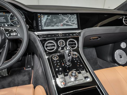 Certified 2024 Bentley Continental GT V8 AWD/4WD image 25