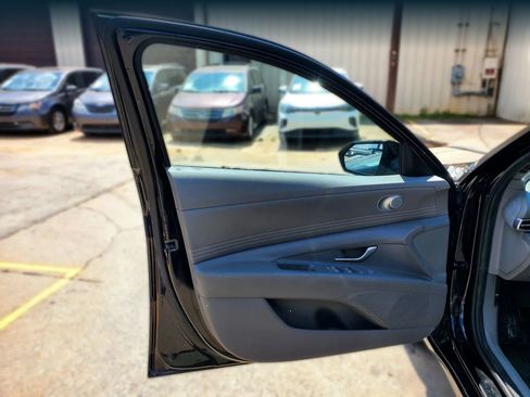Used 2021 Hyundai Elantra SEL w/ Convenience Package FWD image 20