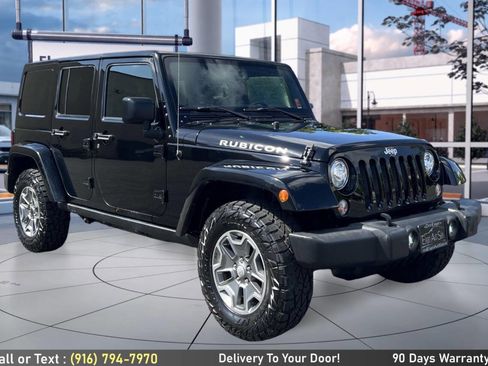 Used 2018 Jeep Wrangler Unlimited Rubicon w/ Connectivity Group AWD/4WD image 3