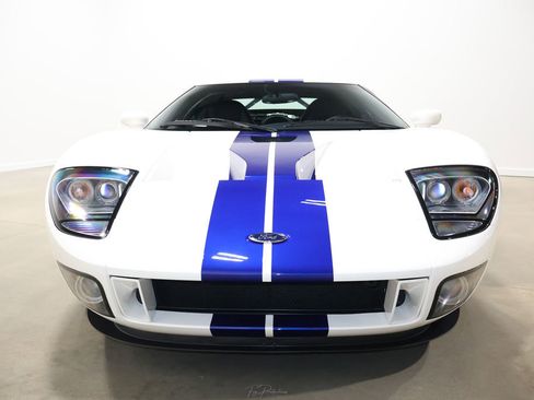 Used 2005 Ford GT image 9