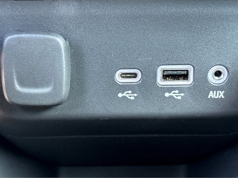 Used 2023 Chevrolet TrailBlazer LT image 32