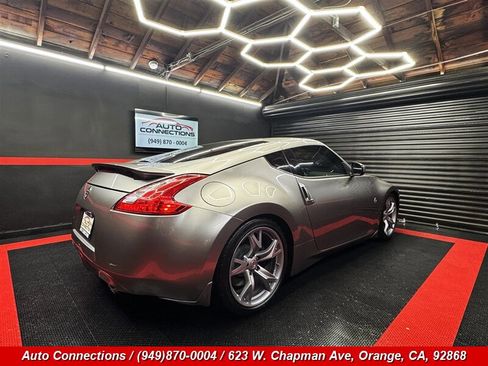 Used 2009 Nissan 370Z Touring w/ Sport Pkg image 3