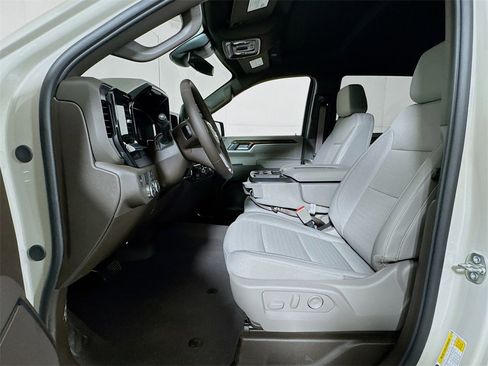 New 2026 GMC Sierra 1500 SLE w/ Preferred Package image 12