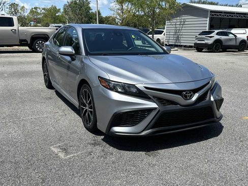 Used 2021 Toyota Camry SE FWD image 8