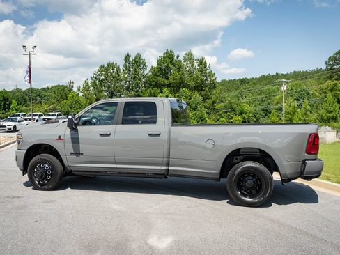 New 2026 RAM 3500 Laramie AWD/4WD image 14