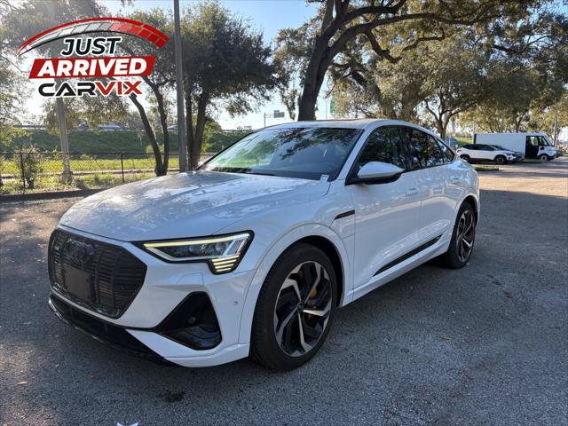Used 2022 Audi e-tron Premium Plus w/ Premium Plus Package AWD/4WD image 2