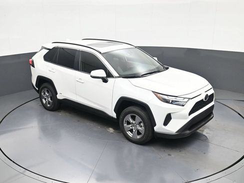Used 2025 Toyota RAV4 XLE w/ Convenience Package AWD/4WD image 29