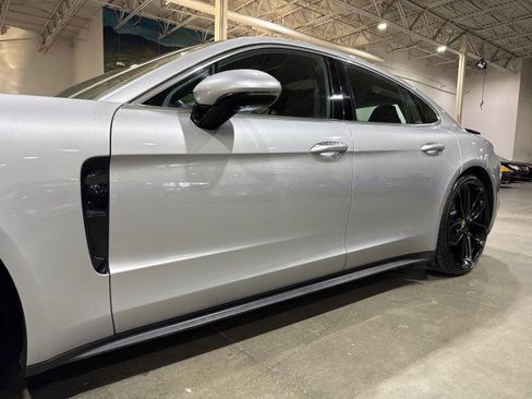 Used 2018 Porsche Panamera 4S image 25